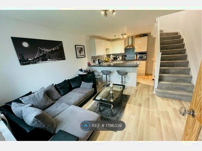 1 Bedroom Terraced House To Rent In Shellfield Close, Staines-Upon-Thames, TW19