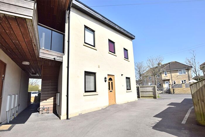 2 Bedroom Flat To Rent In Frome Road, Bath, Somerset, BA2