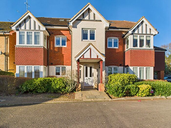 2 Bedroom Flat For Sale In Malyns Way, Tilehurst, Reading, RG31