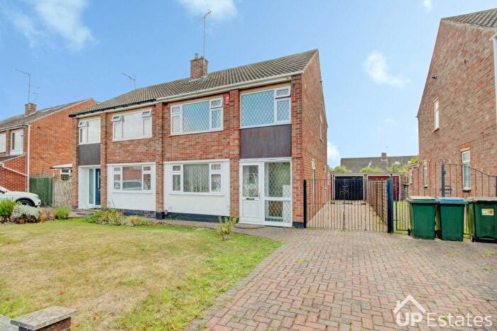 3 Bedroom Semi-Detached House For Sale In Oxendon Way, Ernesford Grange, Binley, Coventry, CV3