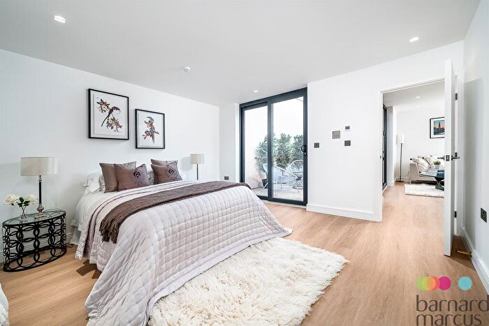 2 Bedroom Apartment For Sale In Muswell Hill Broadway, London, N10