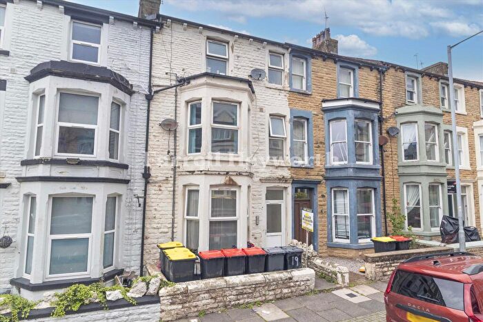 2 Bedroom Flat For Sale In Clarendon Road, Morecambe, LA4