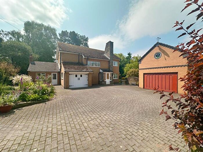 4 Bedroom House For Sale In Springfield Drive, Wistaston, Cheshire, CW2