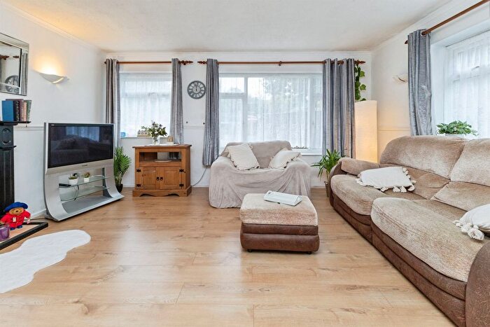 3 Bedroom Flat For Sale In Claymond Court, Stockton-On-Tees, TS20