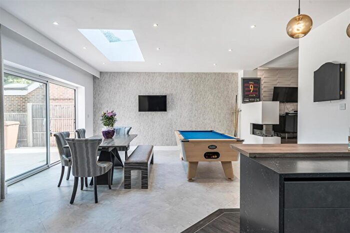 4 Bedroom Detached House For Sale In Tangier Way, Burgh Heath, Tadworth, KT20
