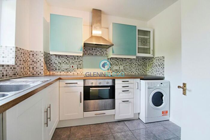 2 Bedroom Apartment To Rent In Littlebrook Avenue, Burnham, SL2