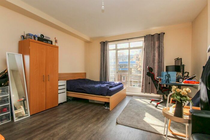 3 Bedroom Flat To Rent In Gower Street, London WC1E