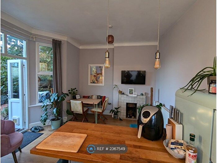 1 Bedroom Flat To Rent In Norwich Road, London, E7