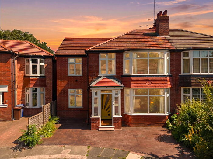 4 Bedroom Semi-Detached House For Sale In Redcourt Avenue, Manchester, M20