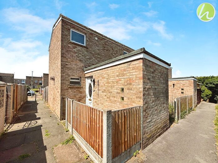 3 Bedroom End Of Terrace House To Rent In Crawley Close, Corringham, SS17