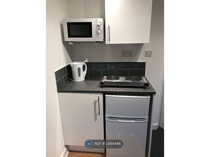 Studio To Rent In Basil Grove, Birmingham, B31