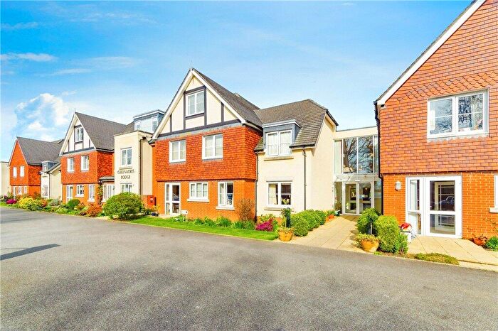 1 Bedroom Flat For Sale In Limpsfield Road, Warlingham, Surrey, CR6