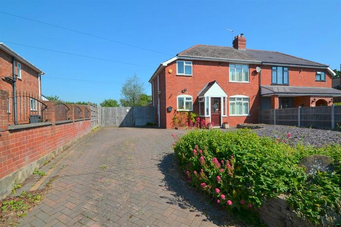 3 Bedroom Semi-Detached House For Sale In Worcester Road, Newland, Malvern, WR13