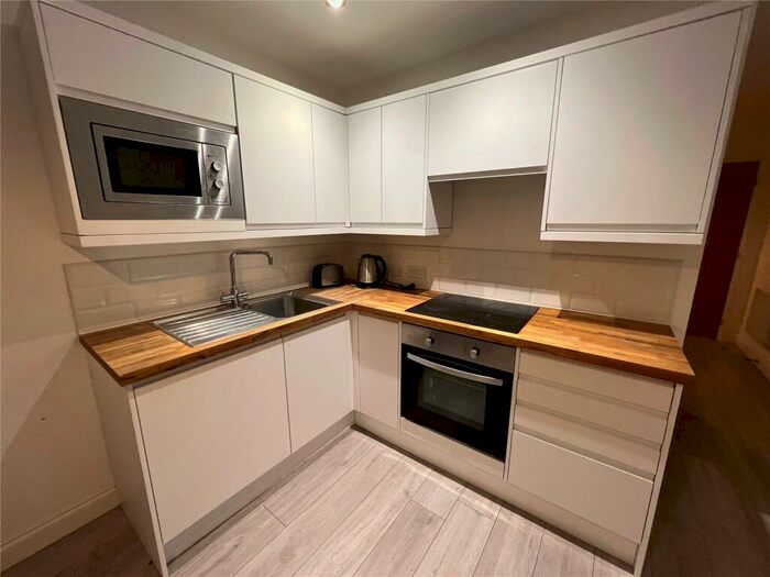 1 Bedroom Apartment To Rent In James Street, Bradford, West Yorkshire, BD1