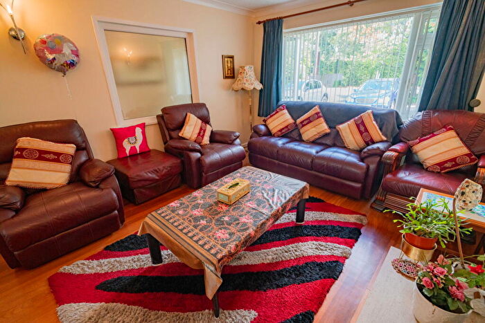 5 Bedroom Detached House For Sale In Lode Lane, Solihull, B91