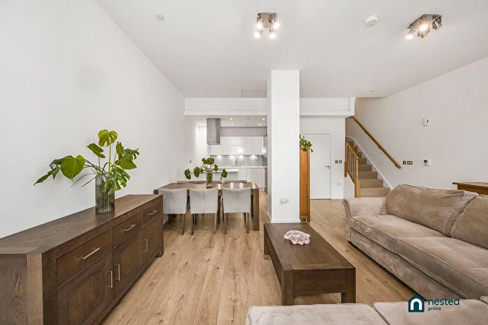 2 Bedroom Property For Sale In Williamsburg Plaza, London, E14