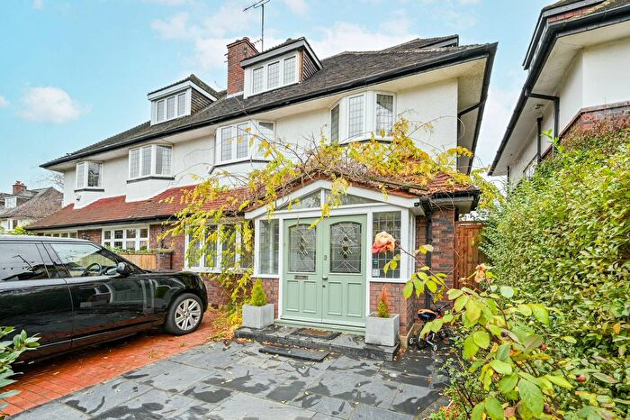 4 Bedroom Semi-Detached House To Rent In Chesterfield Road, Chiswick, London, W4