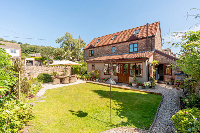 4 Bedroom Detached House For Sale In Clevedon Road, Weston-in-Gordano, BS20