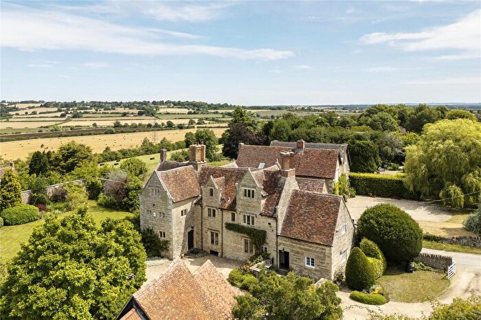 5 Bedroom Detached House For Sale In Toot Baldon, Oxon, OX44