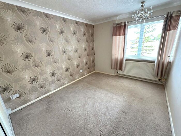 2 Bedroom Detached Bungalow For Sale In Whitton Close, Oulton Broad, Lowestoft, Suffolk, NR33