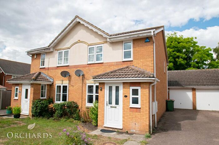 3 Bedroom Semi-Detached House To Rent In Smithcombe Close, Barton-Le-Clay, MK45