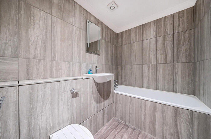 2 Bedroom Flat For Sale In Durham Road, Sidcup, DA14