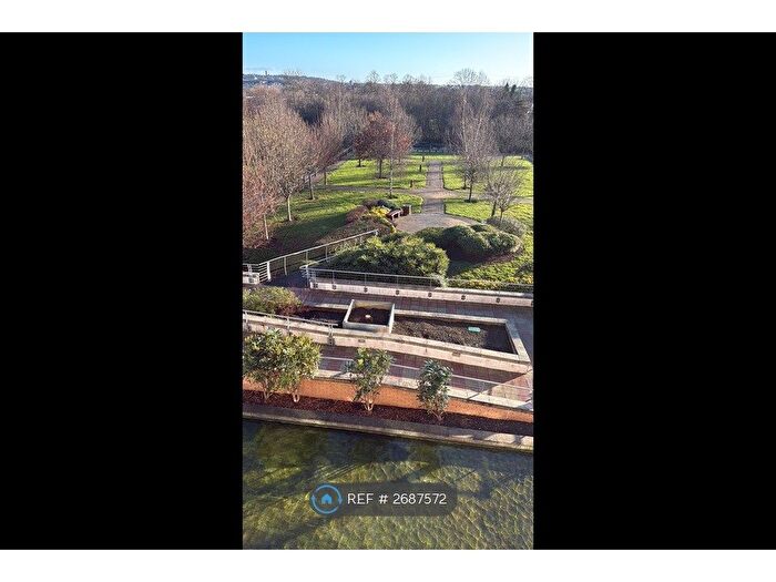 2 Bedroom Flat To Rent In Queen Mary Avenue, London, E18