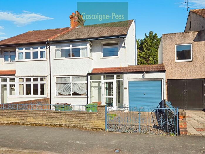 3 Bedroom Property To Rent In Oxford Road, Carshalton, SM5