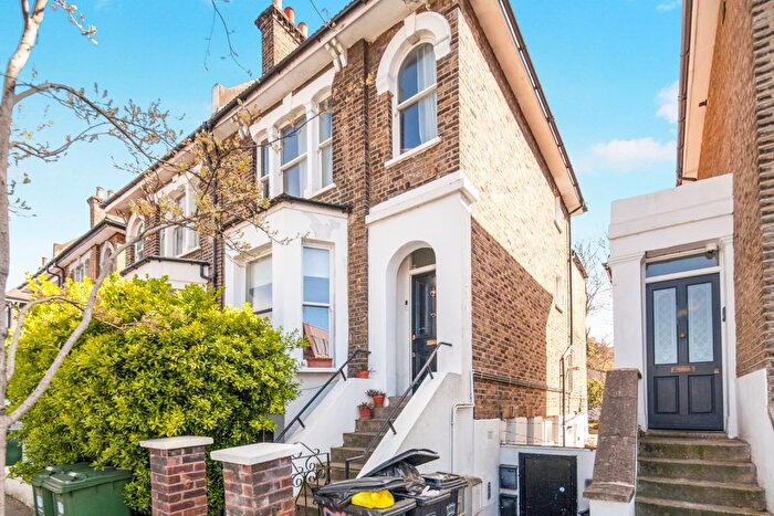 2 Bedroom Flat To Rent In Geoffrey Road, London, SE4