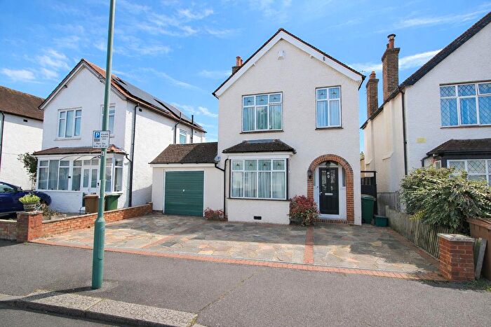 3 Bedroom Detached House For Sale In Senga Road, Wallington, SM6