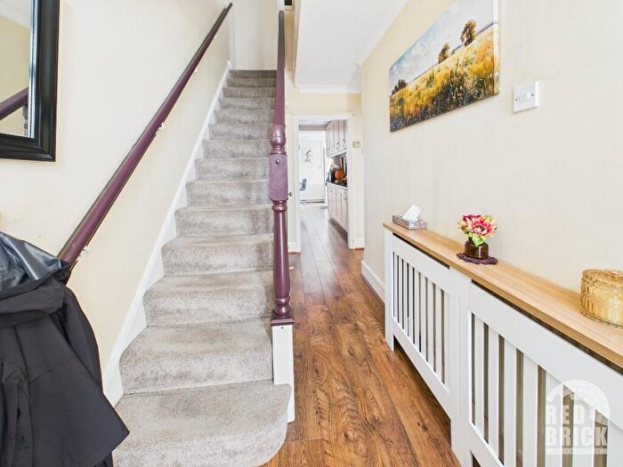 3 Bedroom End Of Terrace House For Sale In Lake View Road, Coventry, West Midlands, CV5