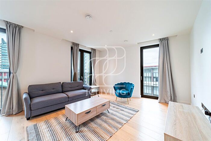 2 Bedroom Flat To Rent In Clarendon Court, London, EC1Y
