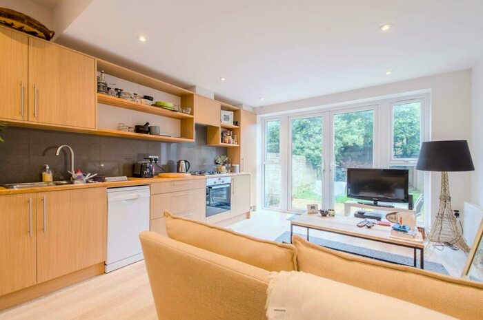 1 Bedroom Flat To Rent In Springbank Road, Lewisham, London, SE13