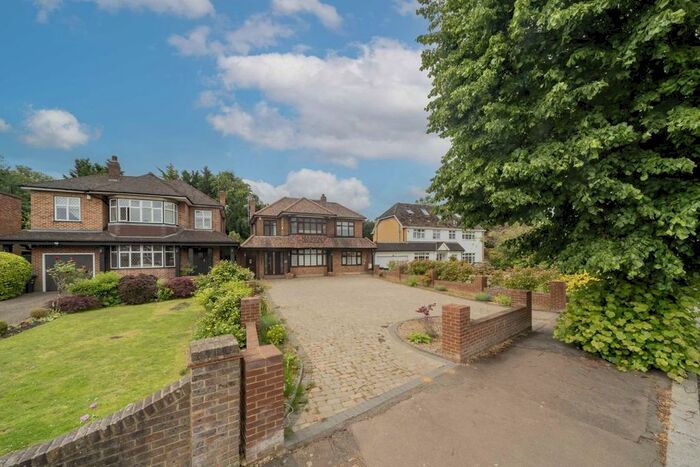 6 Bedroom Detached House To Rent In Lancaster Avenue, Barnet, EN4