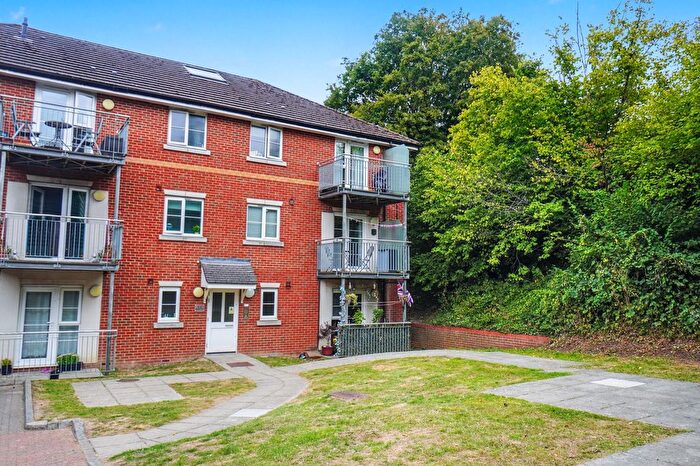 2 Bedroom Flat For Sale In Vipont Court, Greengate Vipont Court, HP12