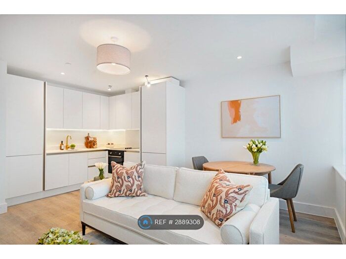 1 Bedroom Flat To Rent In Elgar House, Streatham, SW16