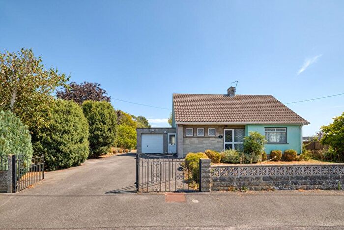 3 Bedroom Bungalow For Sale In Edge Of Village Location, Walton, Nr Street, BA16