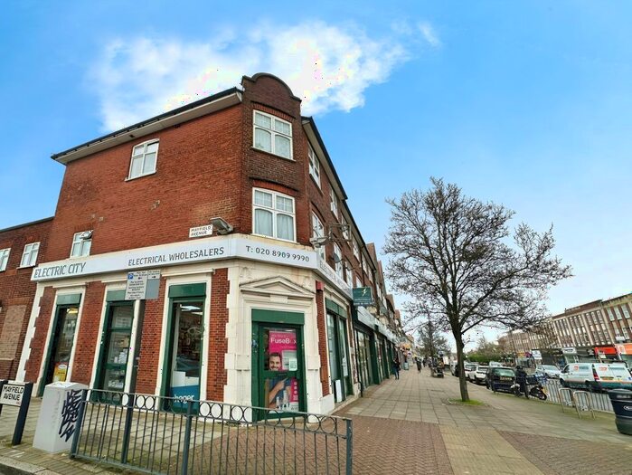 2 Bedroom Flat To Rent In Kenton Road, Harrow, HA3