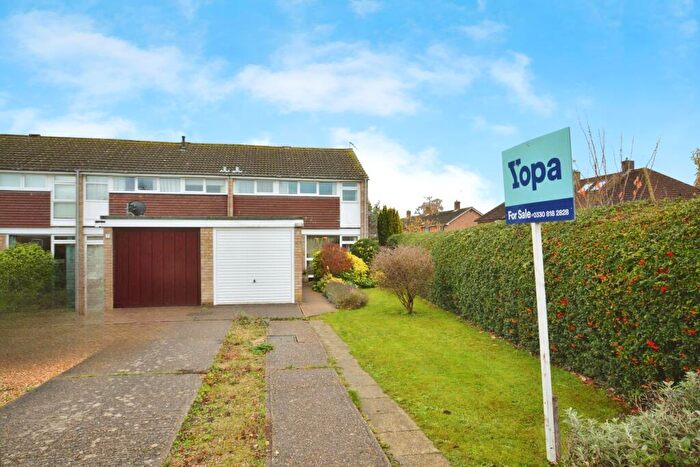 3 Bedroom End Of Terrace House For Sale In Marsden Close, Welwyn Garden City, AL8