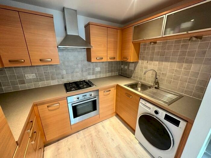 1 Bedroom Apartment To Rent In Bridge Avenue, Maidenhead, SL6