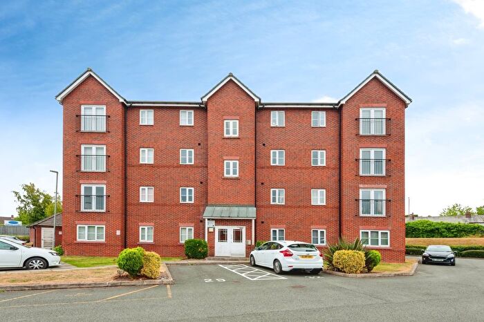 2 Bedroom Flat For Sale In Kenneth Close, Prescot, Merseyside, L34