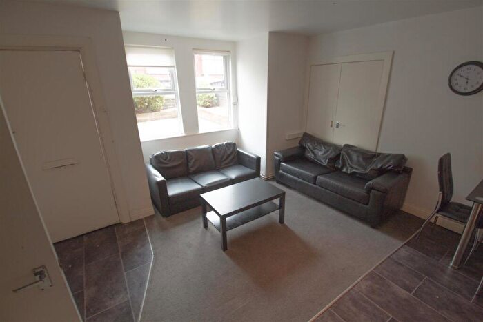 3 Bedroom Terraced House To Rent In Wrangthorn Avenue, Hyde Park, Leeds, LS6