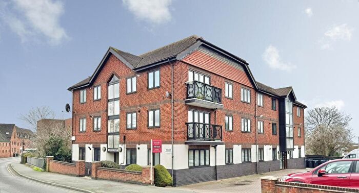 2 Bedroom Flat To Rent In De Vere Court, Stratford-upon-Avon, CV37