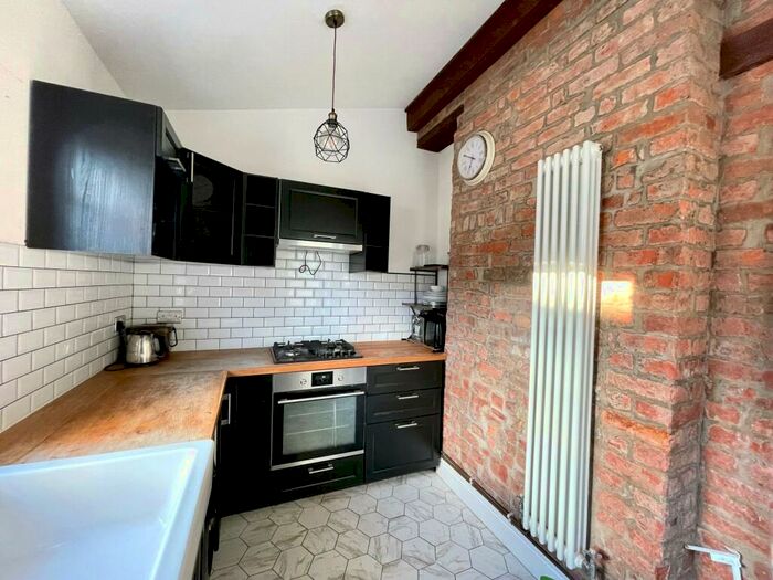 3 Bedroom House To Rent In Penhevad Street, Cardiff, CF11