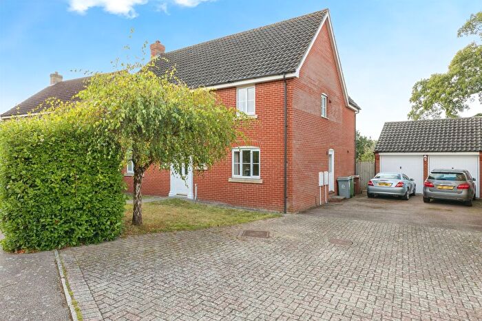 4 Bedroom Detached House For Sale In Beckside, Horsford, Norwich, NR10