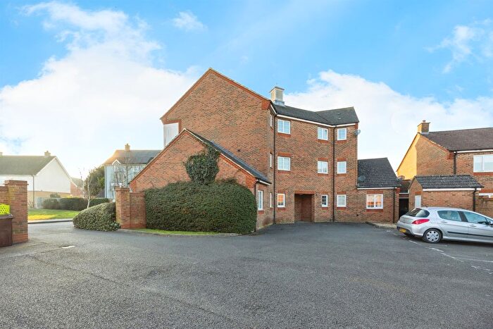 1 Bedroom Flat For Sale In Holt Close, Singleton, Ashford, TN23