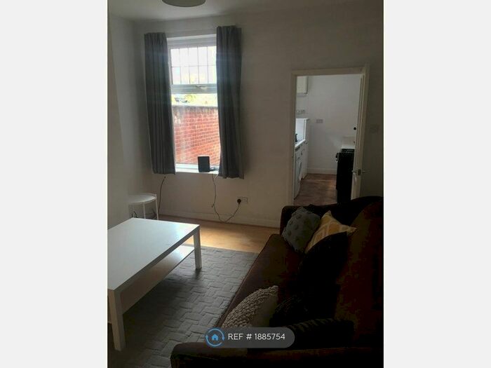 3 Bedroom Terraced House To Rent In Tewkesbury Street, Leicester, LE3