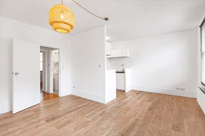 1 Bedroom Flat To Rent In Malvern Road, London, NW6