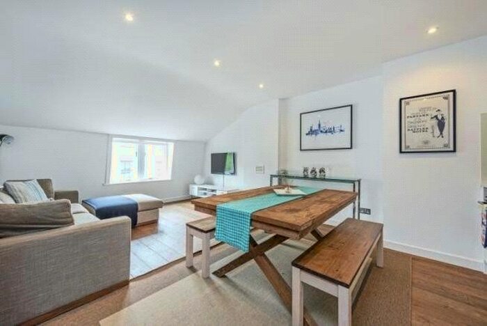 2 Bedroom Flat To Rent In Devonshire Terrace, London, W2