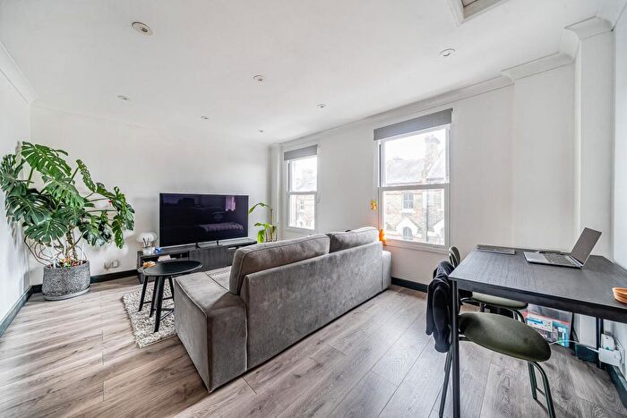 2 Bedroom Flat For Sale In Dartmouth Road, Forest Hill, London, SE23